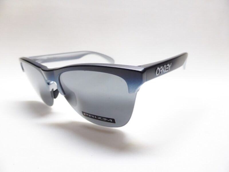 FROGSKINS LITE oo9374-1663 ブラックティールフェイドシルバー