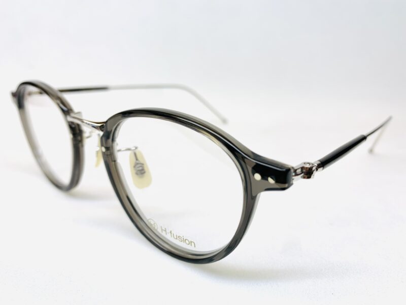 HF-136clear dark gray / silver